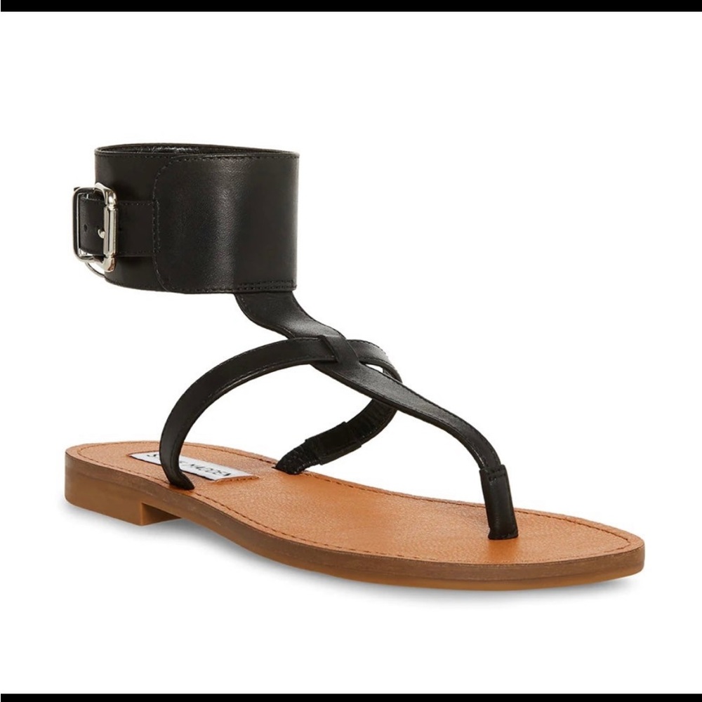New and never worn Steve Madden Rico sandal